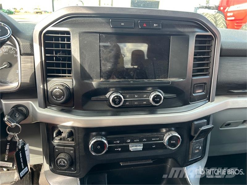 Ford F-150 XLT 4x4 Crew Cab Pickup Muu