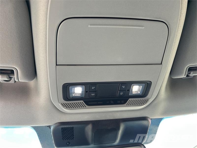 Ford F-150 XLT 4x4 Crew Cab Pickup Muu
