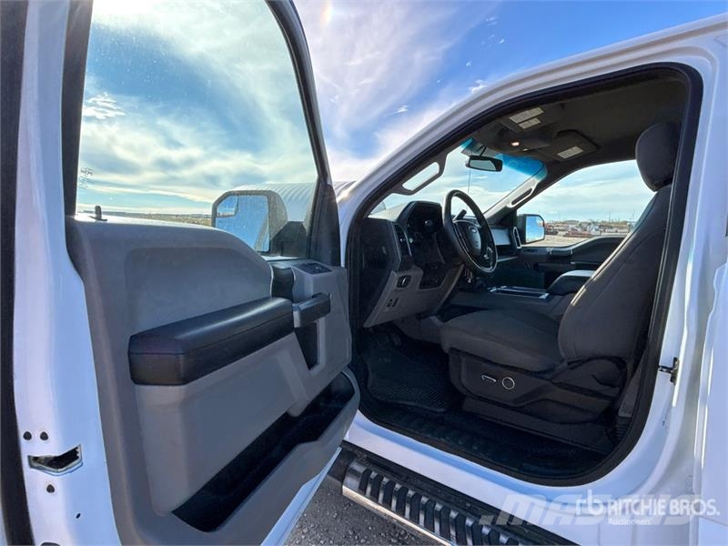 Ford F-150 XLT 4x4 Crew Cab Pickup Andere Transporter
