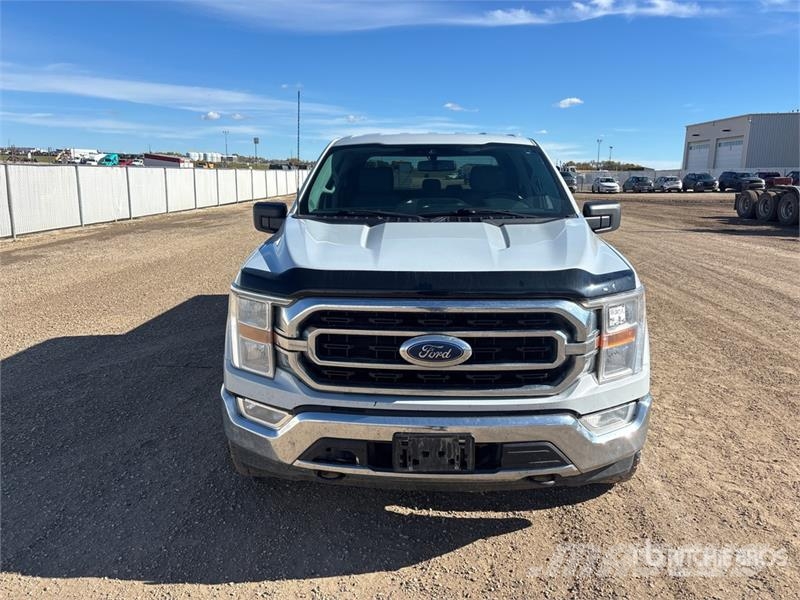 Ford F-150 XLT 4x4 Crew Cab Pickup Kita