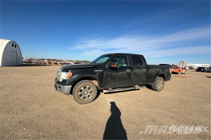 Ford F-150 XLT 4x4 Crew Cab Pickup Muu