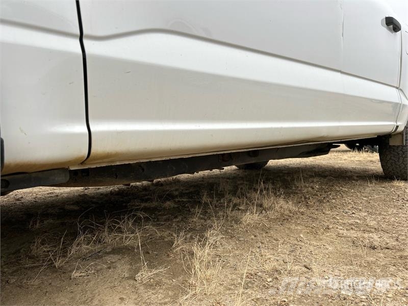 Ford F-150 XLT 4x4 Crew Cab Pickup 其他
