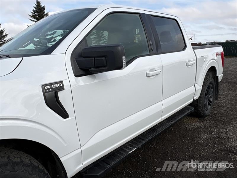Ford F-150 XLT 4x4 Crew Cab Pickup Muu