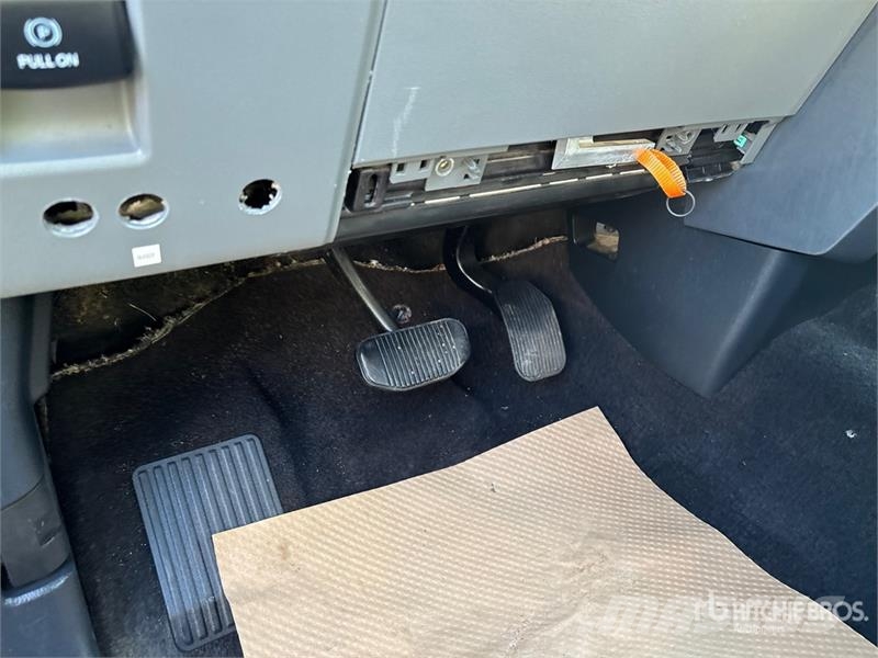 Ford F-150 XLT 4x4 Crew Cab Pickup Egyéb