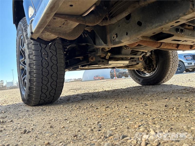 Ford F-150 XLT 4x4 Crew Cab Pickup Egyéb
