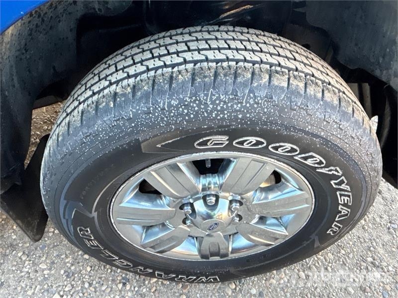 Ford F-150 XLT 4x4 Crew Cab Pickup Drugi