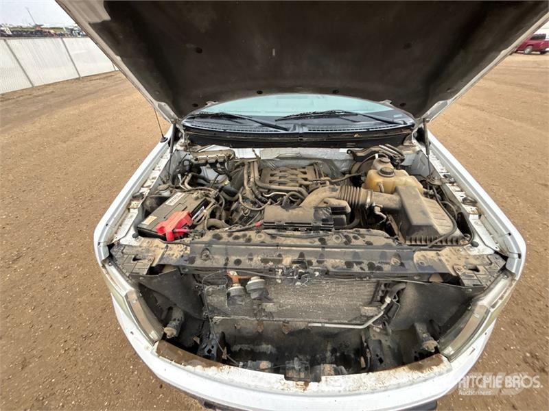 Ford F-150 XLT 4x4 Crew Cab Pickup Autre fourgon / utilitaire