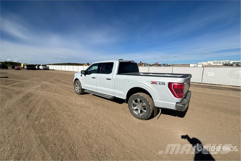 Ford F-150 XLT 4x4 Crew Cab Pickup Kita
