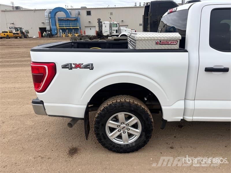 Ford F-150 XLT 4x4 Crew Cab Pickup Andere Transporter