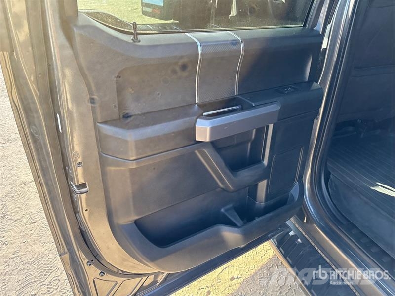Ford F-150 XLT 4x4 Crew Cab Pickup Drugi