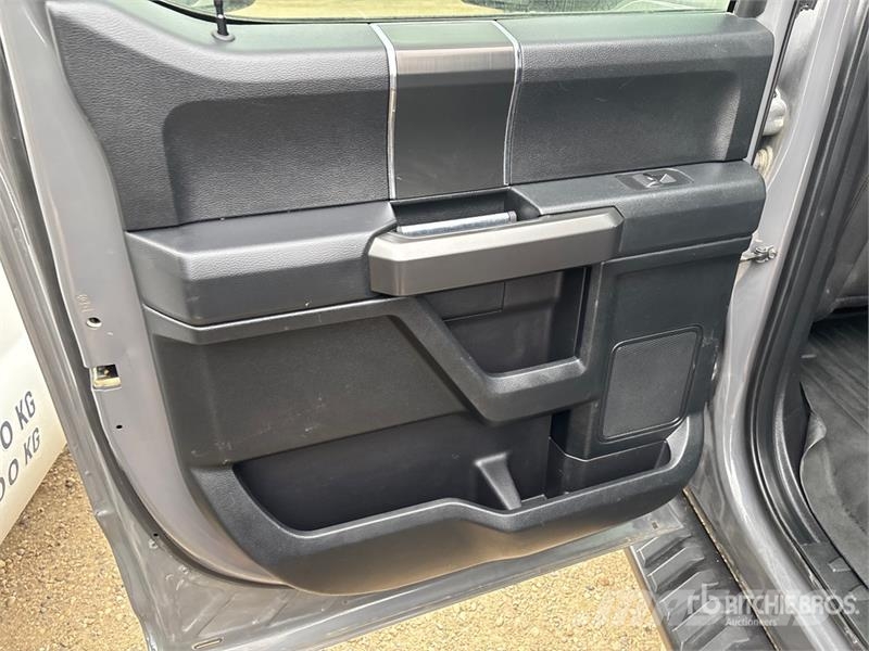 Ford F-150 XLT 4x4 Crew Cab Pickup Muu