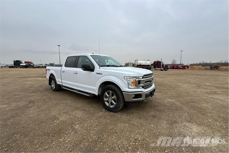Ford F-150 XLT 4x4 Crew Cab Pickup أخرى