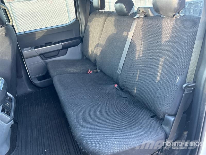 Ford F-150 XLT 4x4 Crew Cab Pickup Andere Transporter