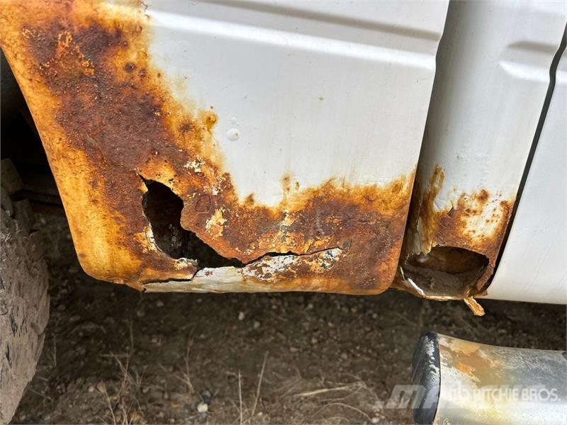 Ford F-150 XLT 4x4 Crew Cab Pickup (Inoperable) أخرى