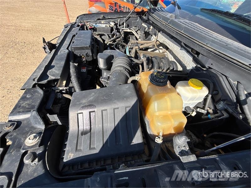 Ford F-150 XLT 4x4 Crew Cab Pickup Muu