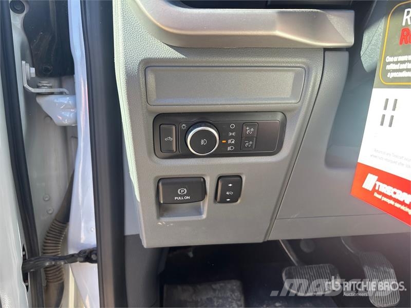 Ford F-150 XLT 4x4 Crew Cab Pickup Kita