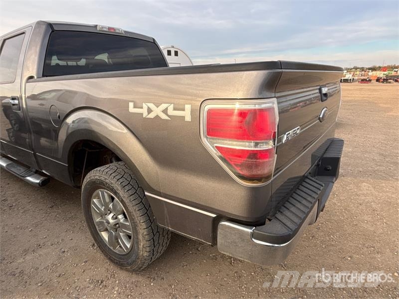 Ford F-150 XLT 4x4 Crew Cab Pickup Drugi