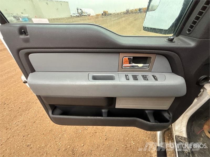 Ford F-150 XLT 4x4 Crew Cab Pickup Autre fourgon / utilitaire