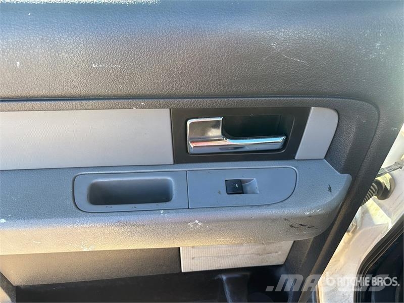 Ford F-150 XLT 4x4 Crew Cab Pickup Diger