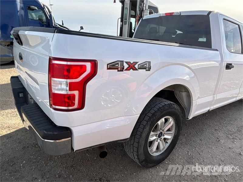 Ford F-150 XLT 4x4 Crew Cab Pickup Muu