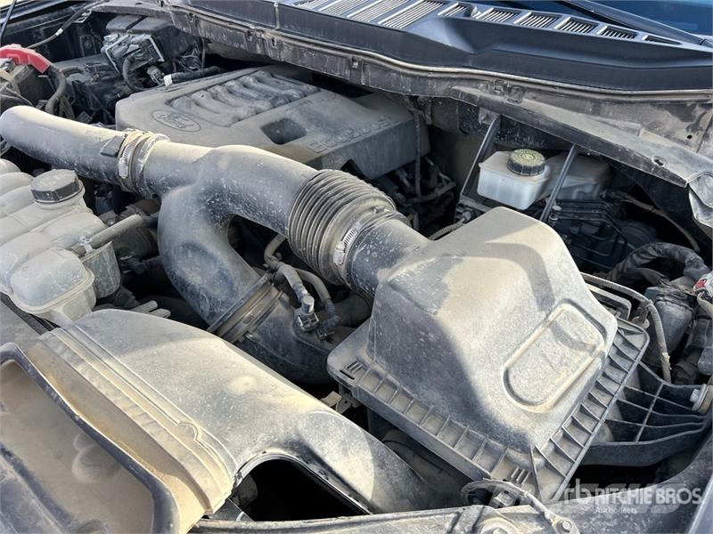 Ford F-150 XLT 4x4 Crew Cab Pickup Muu