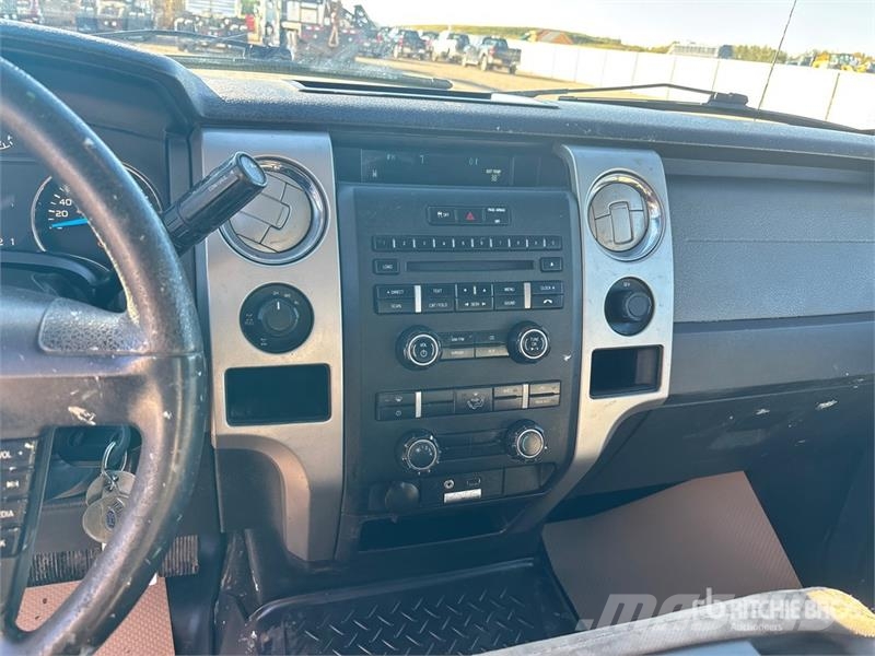 Ford F-150 XLT 4x4 Crew Cab Pickup Diger