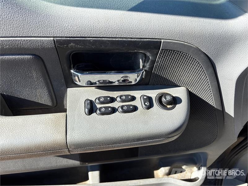 Ford F-150 XLT 4x4 Crew Cab Pickup أخرى