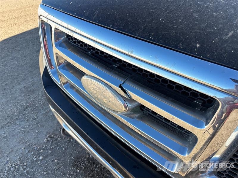 Ford F-150 XLT 4x4 Crew Cab Pickup أخرى