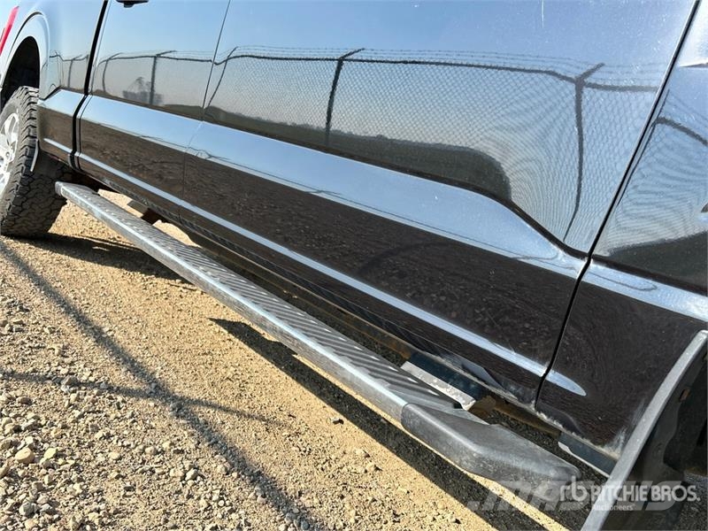 Ford F-150 XLT 4x4 Crew Cab Pickup Ostalo