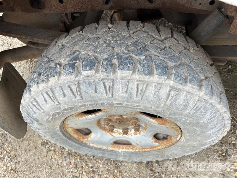 Ford F-150 XLT 4x4 Crew Cab Pickup (Inoperable) أخرى