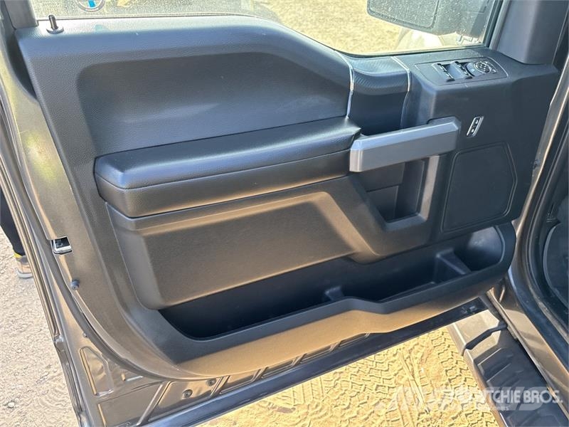 Ford F-150 XLT 4x4 Crew Cab Pickup Drugi