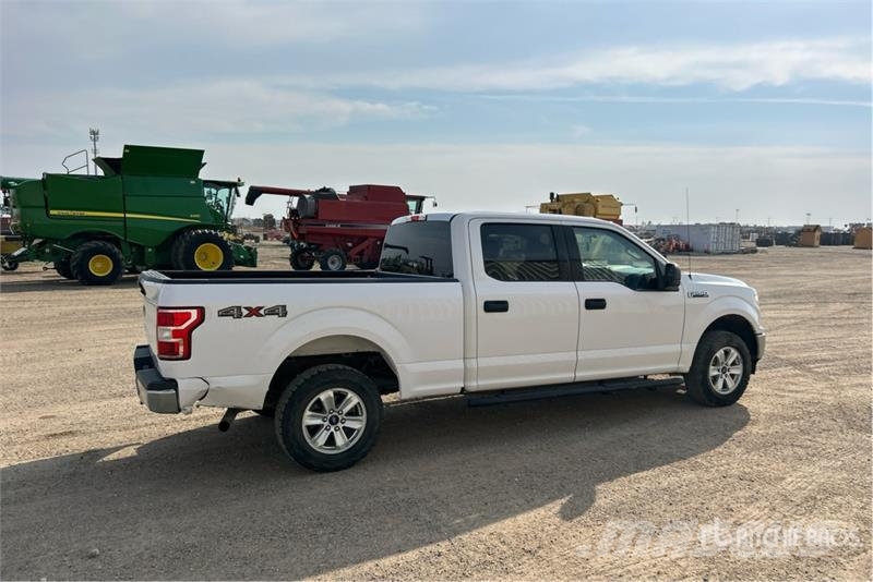 Ford F-150 XLT 4x4 Crew Cab Pickup Ostalo