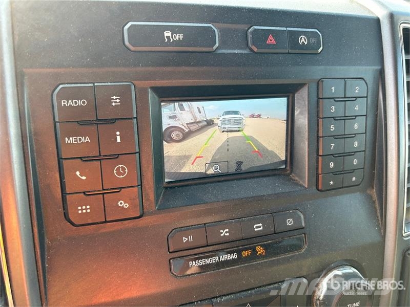 Ford F-150 XLT 4x4 Crew Cab Pickup Ostalo