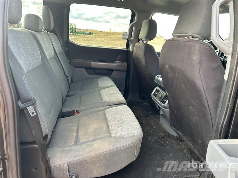 Ford F-150 XLT 4x4 Crew Cab Pickup Muu