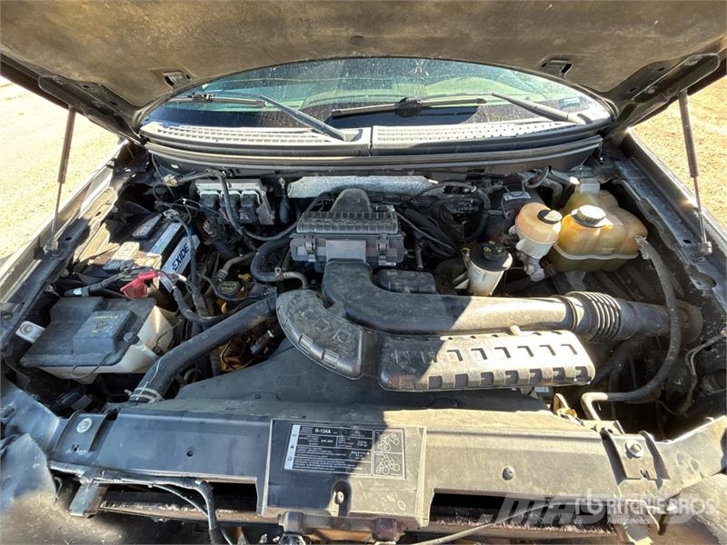 Ford F-150 XLT 4x4 Crew Cab Pickup أخرى