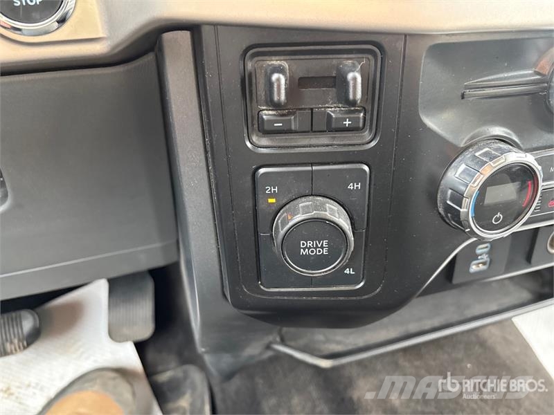 Ford F-150 XLT 4x4 Crew Cab Pickup Inne