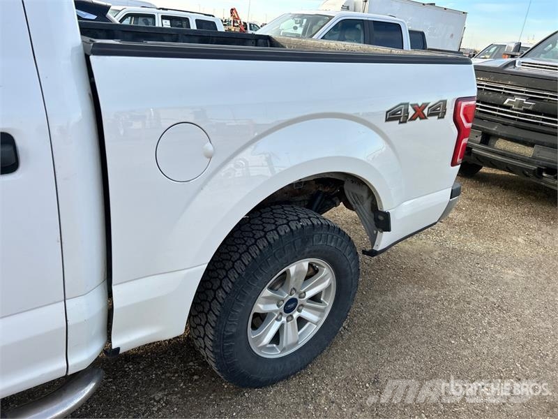 Ford F-150 XLT 4x4 Crew Cab Pickup أخرى