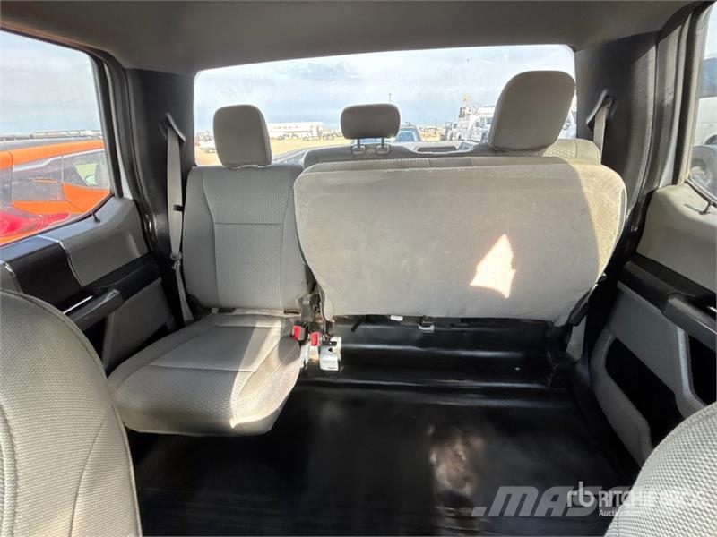 Ford F-150 XLT 4x4 Crew Cab Pickup Muu