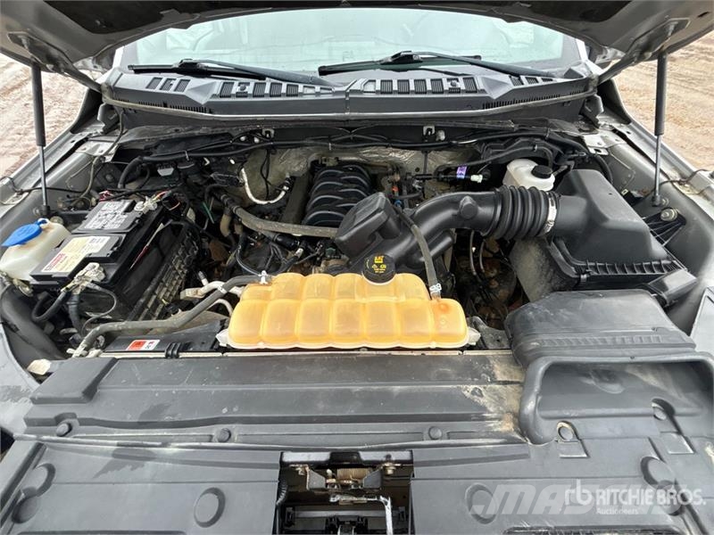 Ford F-150 XLT 4x4 Crew Cab Pickup Ostalo