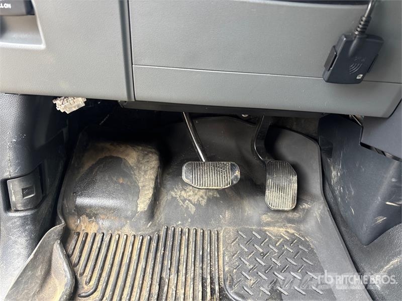 Ford F-150 XLT 4x4 Crew Cab Pickup Andere Transporter