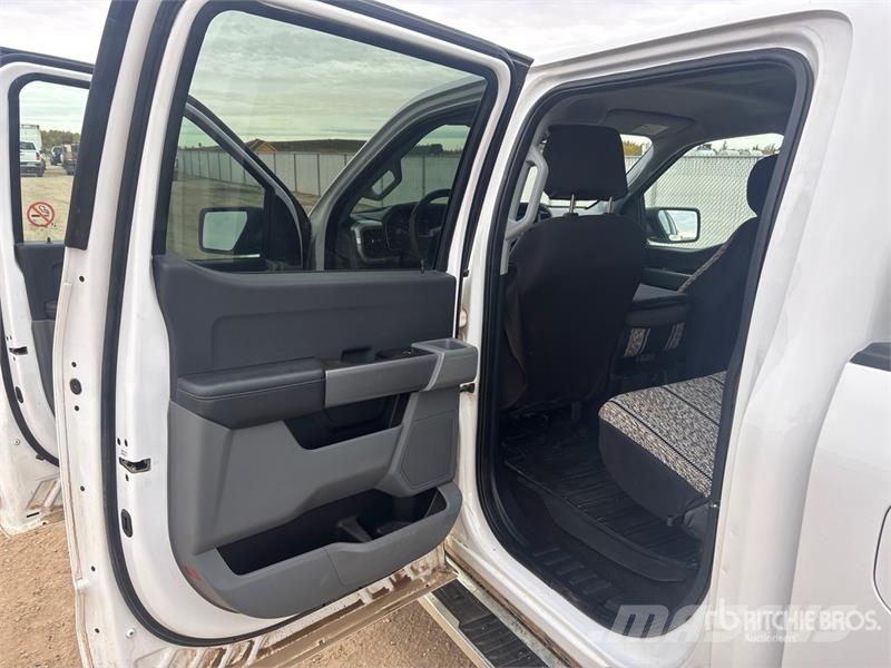 Ford F-150 XLT 4x4 Crew Cab Pickup Andere Transporter