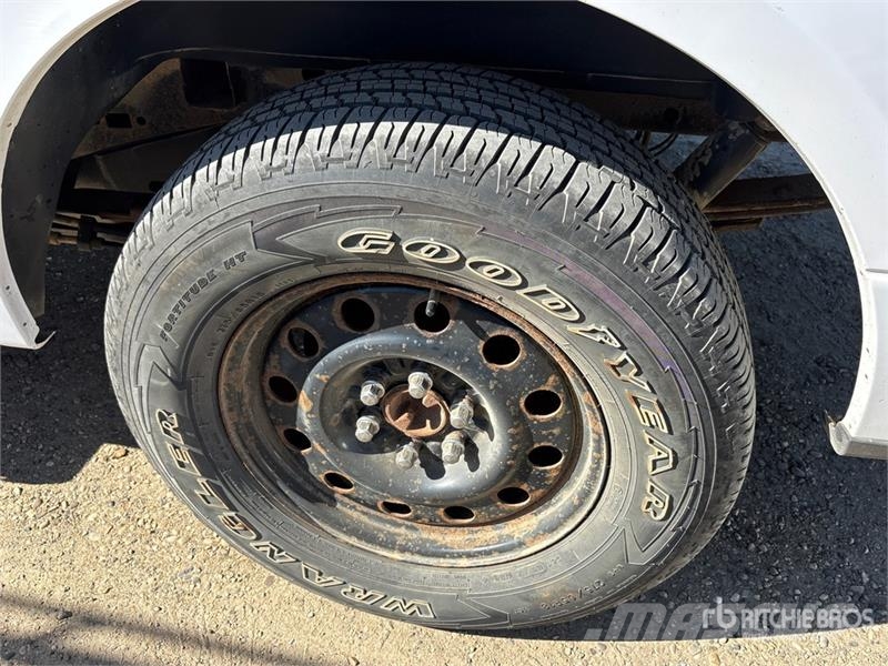Ford F-150 XLT 4x4 Crew Cab Pickup أخرى