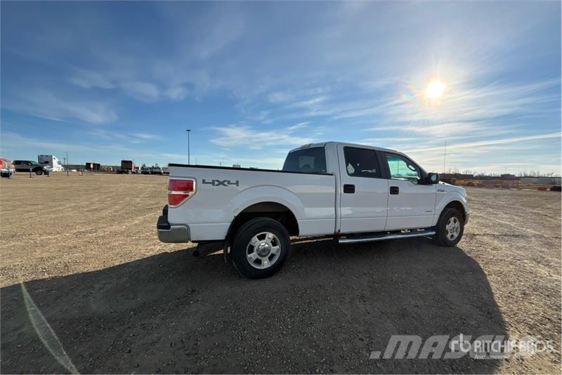 Ford F-150 XLT 4x4 Crew Cab Pickup Muu