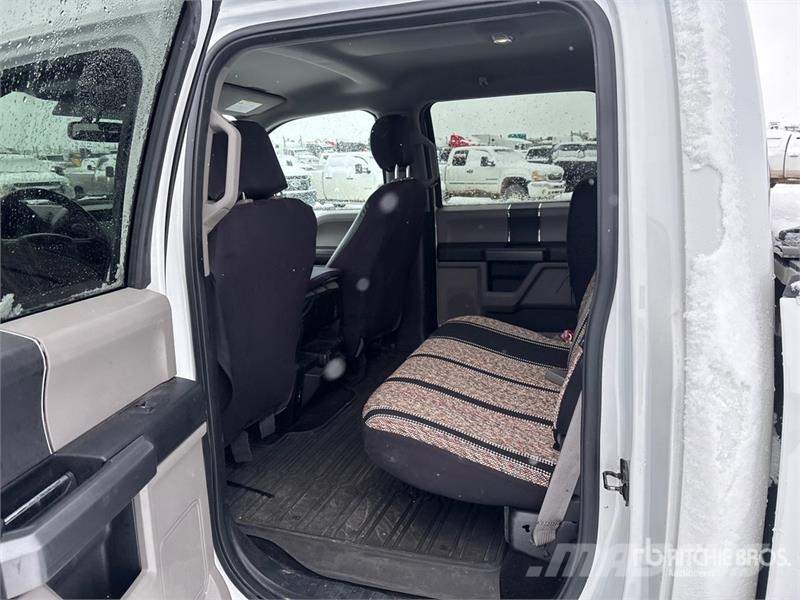 Ford F-150 XLT 4x4 Crew Cab Pickup أخرى