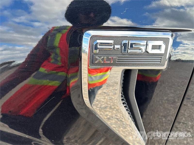 Ford F-150 XLT 4x4 Crew Cab Pickup Muu