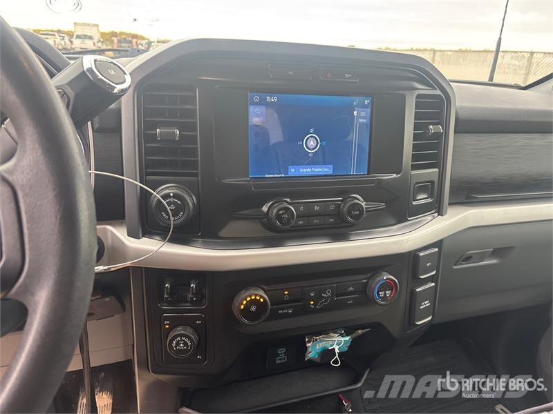 Ford F-150 XLT 4x4 Crew Cab Pickup Andere Transporter