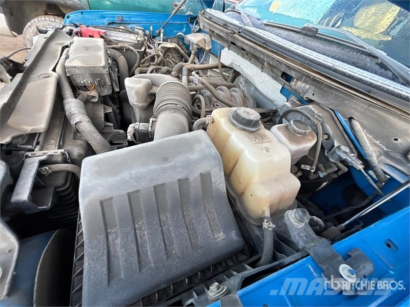 Ford F-150 XLT 4x4 Crew Cab Pickup Drugi