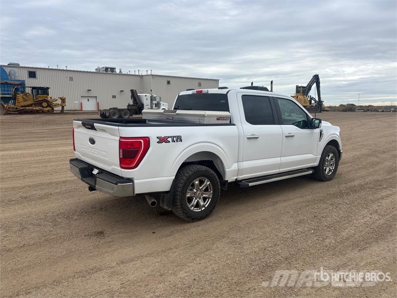 Ford F-150 XLT 4x4 Crew Cab Pickup Andere Transporter