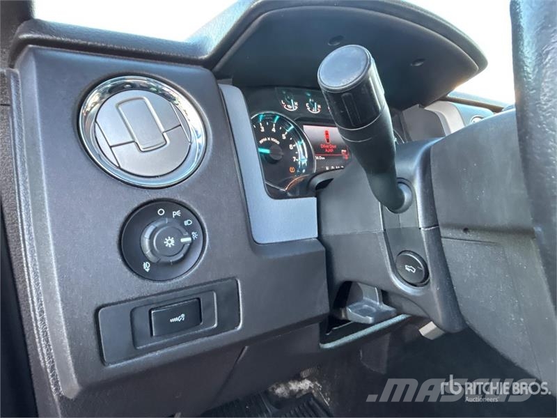 Ford F-150 XLT 4x4 Crew Cab Pickup Drugi