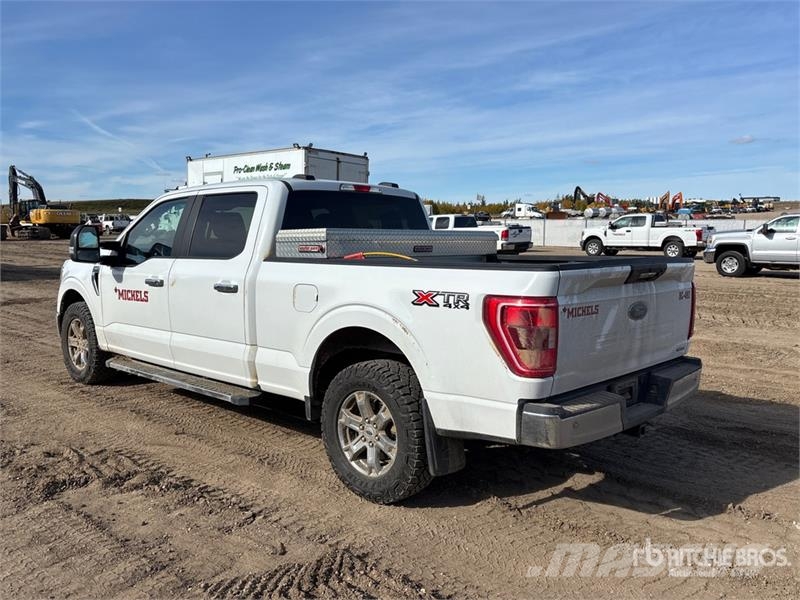 Ford F-150 XLT 4x4 Crew Cab Pickup Ostalo